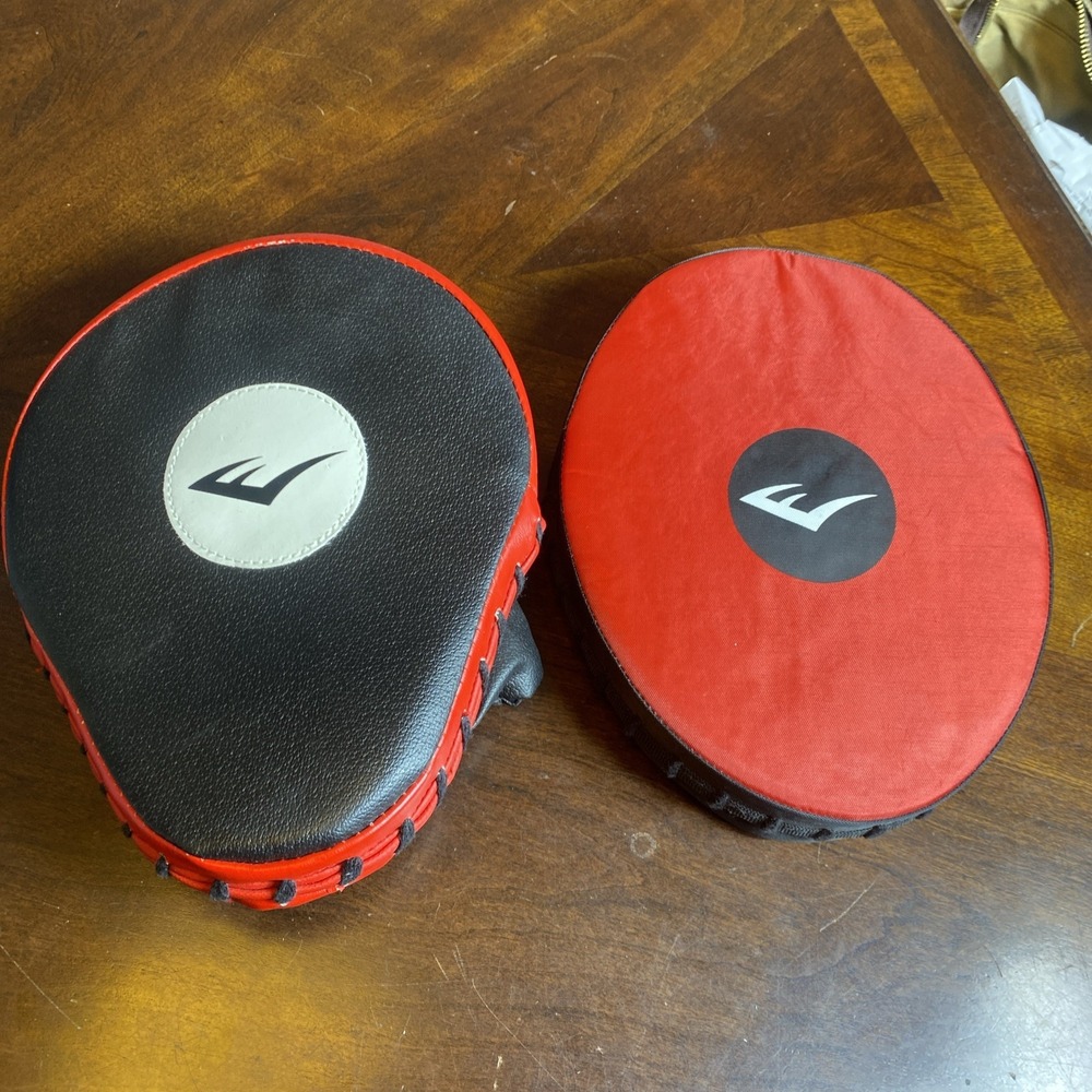 Everlast Punch Mitts; 1 Core Punch Pad, 1 Ta:A Boxing Punch Mitt